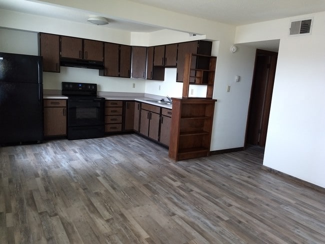 KITCHEN 1 - FAIRLAWN FLATS