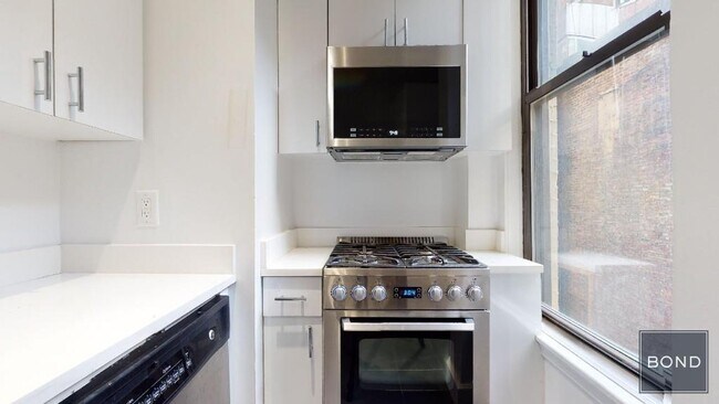 Photo - 166 W 72nd St Apartment Unit 2A