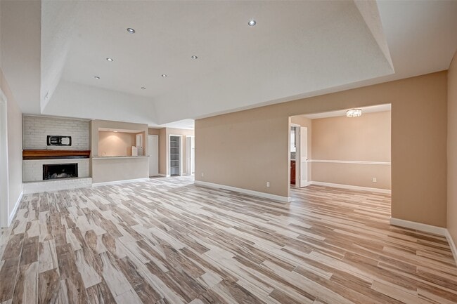 1902 Sedgie Dr
