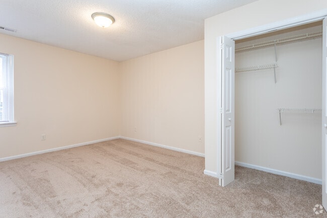 2BR, 2BA - 854SF- Master Bedroom