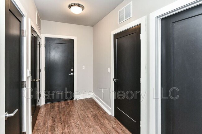 Photo - 1800 Mt Vernon Ave Unit #208