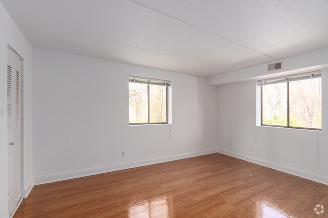 2BR, 2BA - 1124SF - Primary Bedroom - Bridgewater Apartments
