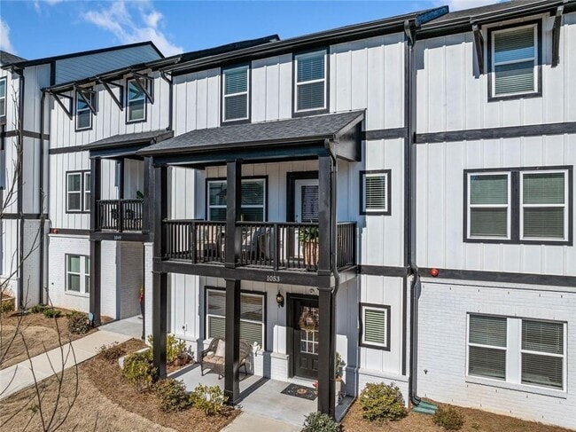 Photo - 1052 Knoxboro Ln