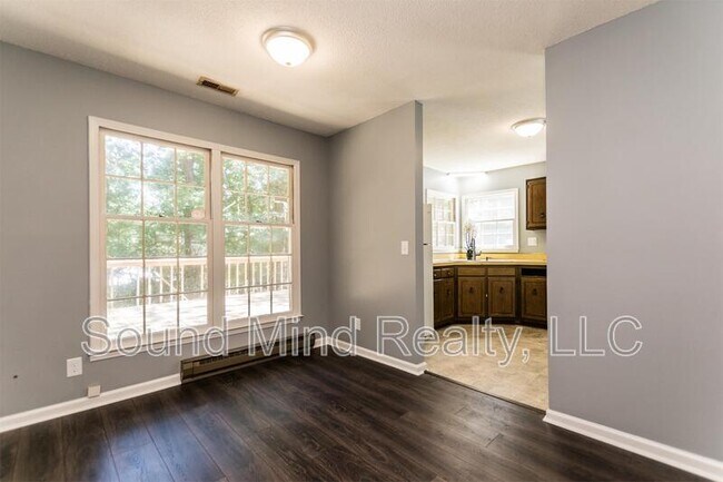 Photo - 2413 Keith Dr