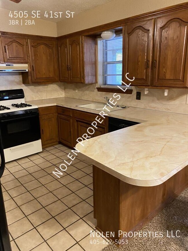 Photo - 4505 SE 41st St