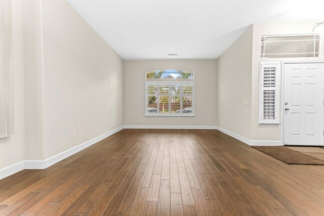 Photo - 2921 Garzellis Way