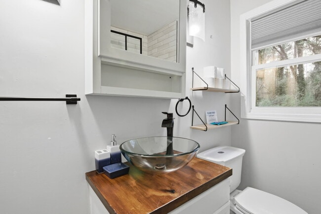 Photo - 1373 Benteen Way SE