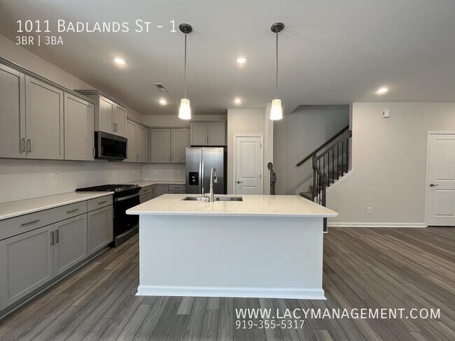 Photo - 1011 Badlands St