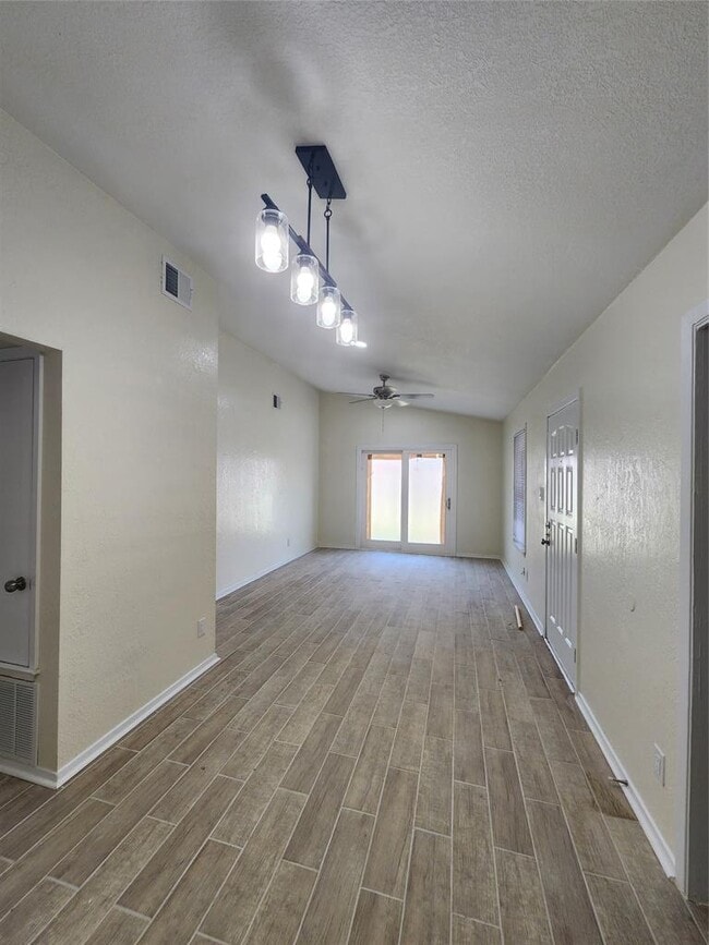 Photo - 2107 Old W Pl