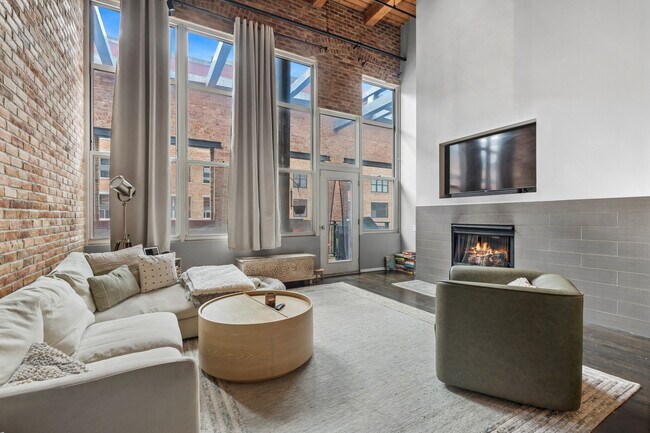 Photo - 1000 W Washington Blvd Unit 430