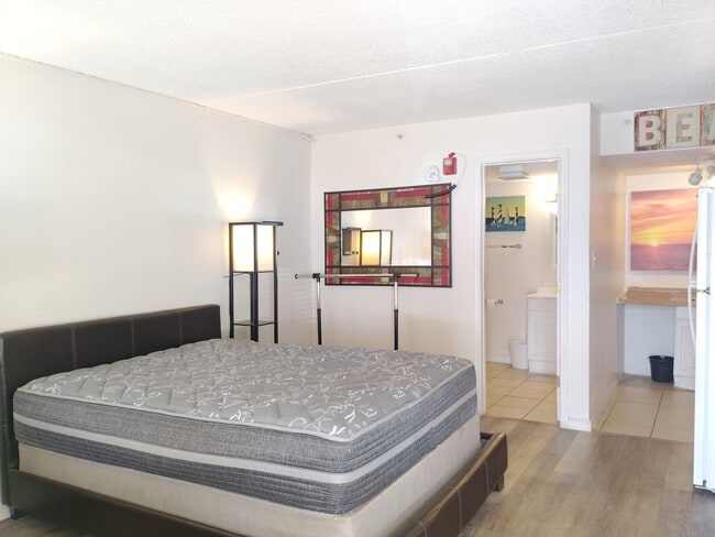 Building Photo - 2506 S Ocean Blvd Unit 3