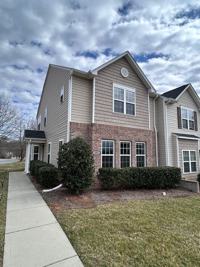 Photo - Coming Soon! 3/2.5 High Point Townhome, just north of town near N Main St & I-74