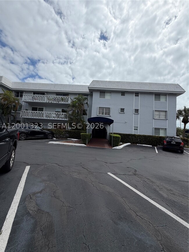 Building Photo - 100 Edgewater Dr Unit 127