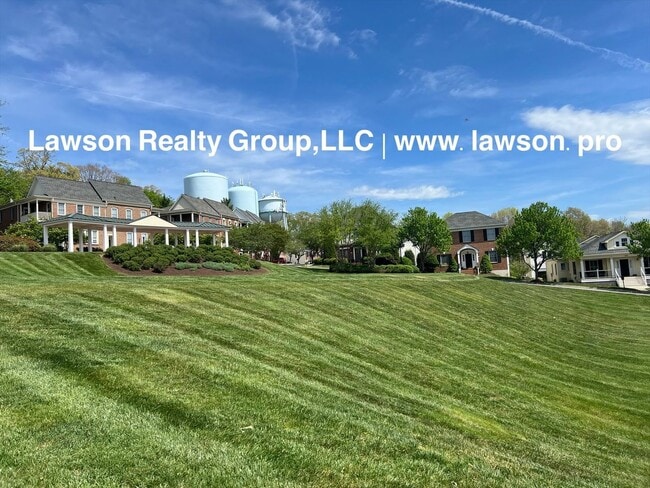 Photo - Upscale Three Bedroom in Colonial Green with Garage