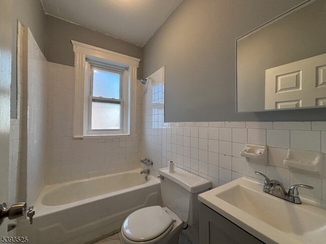 Photo - 514 E Jersey St