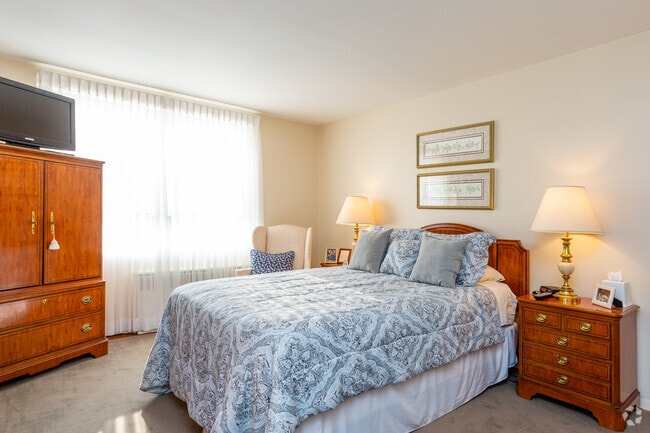 3BR, 2BA-1180SF