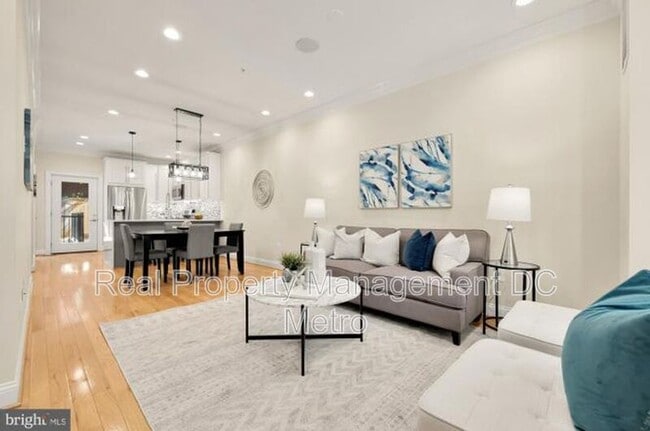 Photo - 1028 D St NE