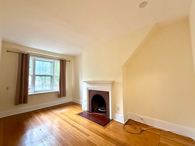 Building Photo - 188 Marlborough St Unit 4