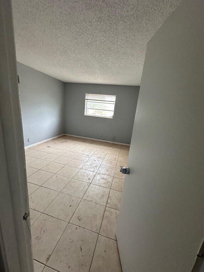 Photo - 403 NW 32nd Ct Apartments Unit 206