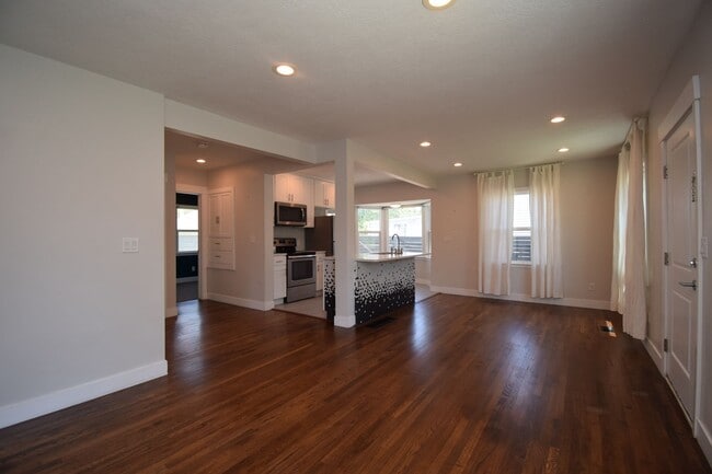 Photo - Cozy Updated 4 bed Home in the heart of Millcreek/Sugar House!!