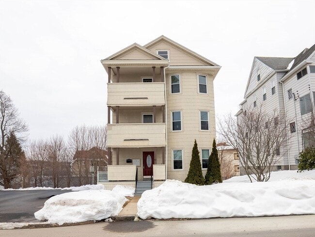 Building Photo - 82 Tower St Unit 3