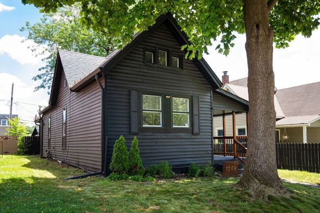 Photo - 1209 S Randolph St