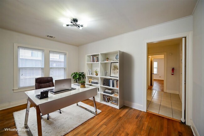 1804 1/2 Summer St