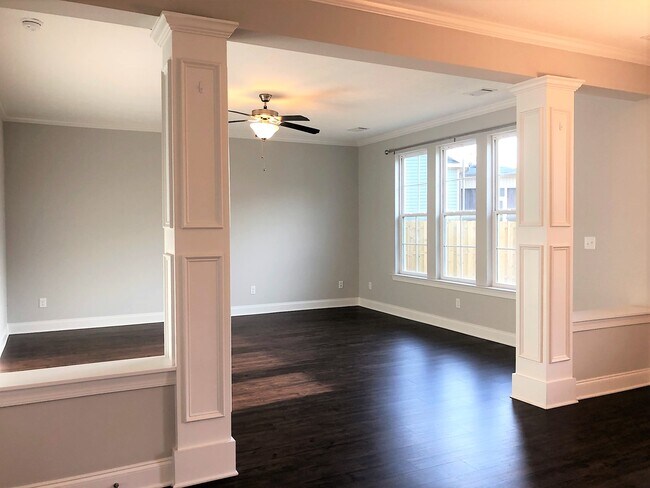 Photo - 902 Chesford Dr