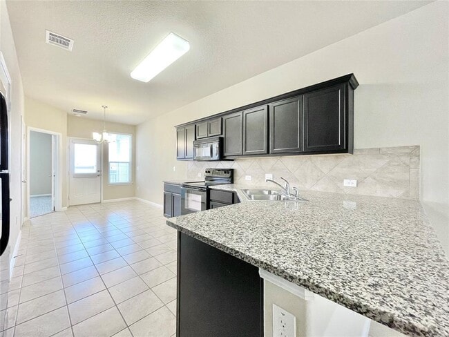 Photo - 415 Crater Lake Dr