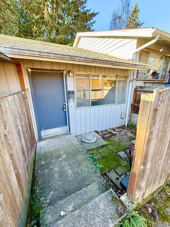 Building Photo - 2BR/1BA Fourplex Near Clark College