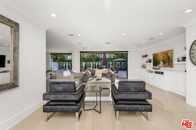 Photo - 3677 Eddingham Ave