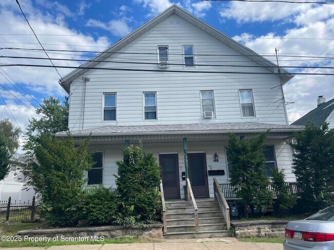 Building Photo - 126 N Lincoln Ave Unit 1