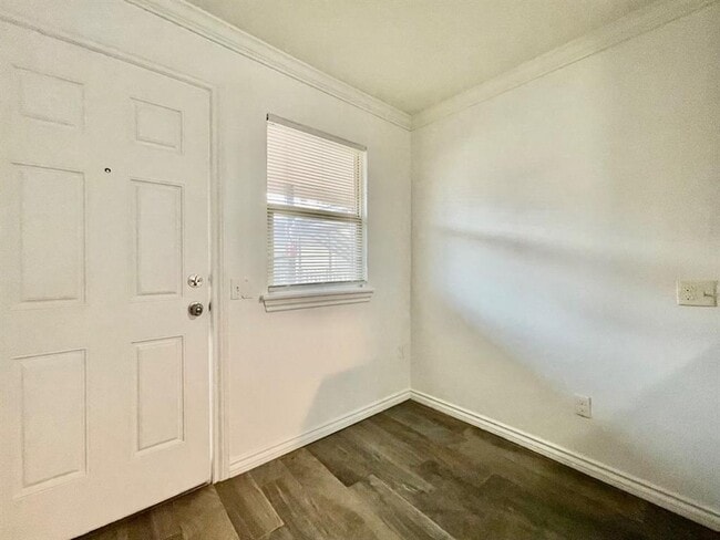 Photo - 319 E Edwards St Unit 4