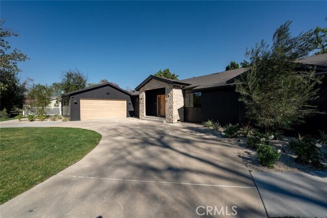 8960 Oak Park Ave