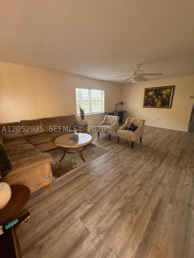 Photo - 1747 Rodman St Unit 305