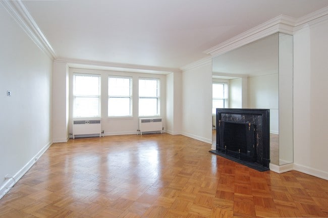 Photo - The Narragansett