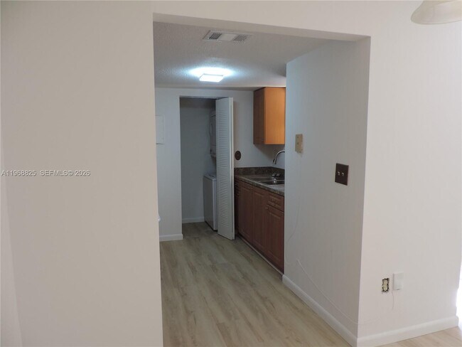 Photo - 566 NW 114th Ave Unidad 204