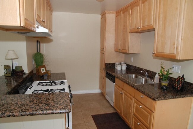 The Walnut Avenue Apartments