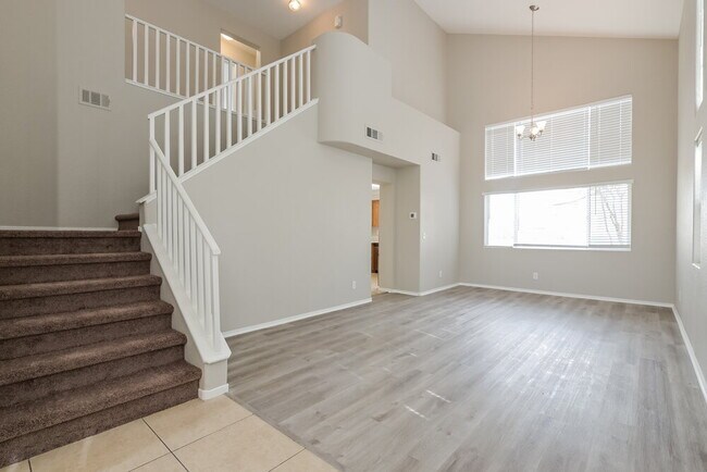 Photo - 70 Huntfield Dr