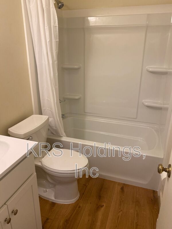Photo - 425 Mill St