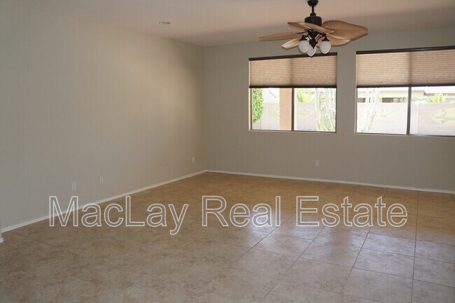 Photo - 203 W Cedar Dr