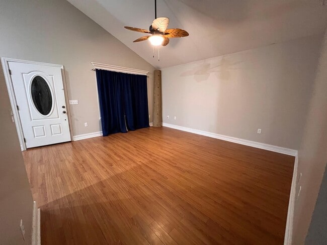 Photo - 37 Cochise St