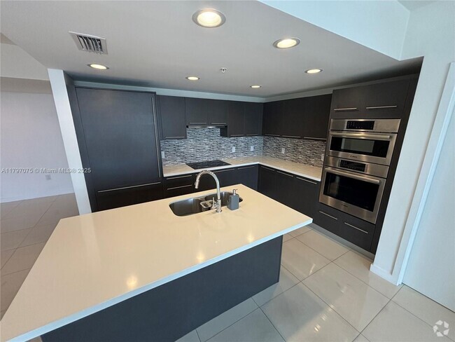 Building Photo - 7661 NW 107th Ave Rental