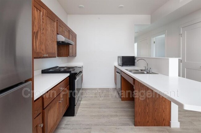 Photo - 207 Sawyer Ln