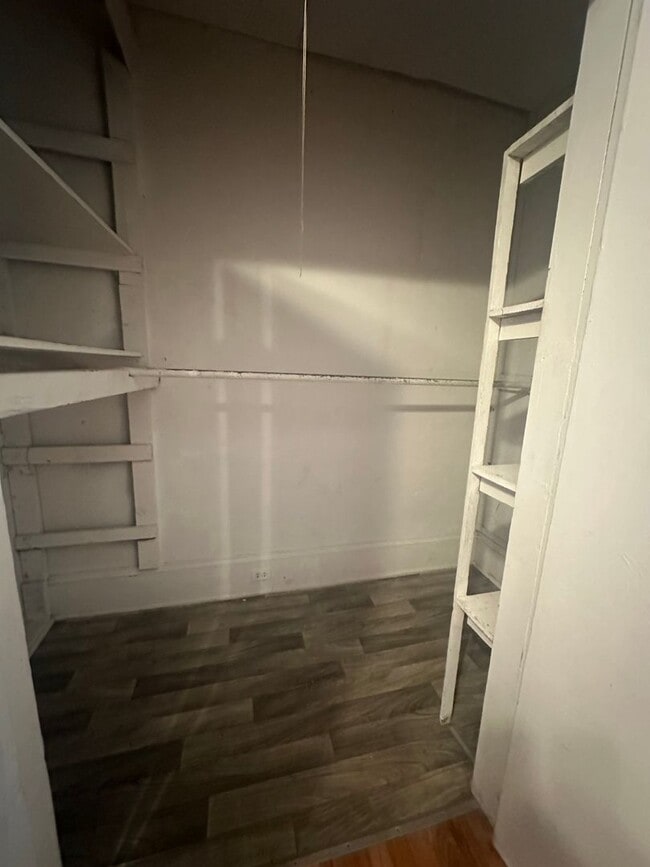 Photo - 643 Heard Ave