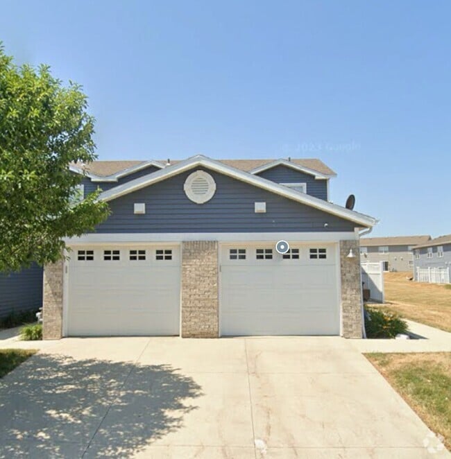 Building Photo - Townhome SW Rochester Mn 2 bedroom 2 bath ...