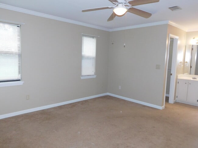 Photo - 516 Cambridge Rd