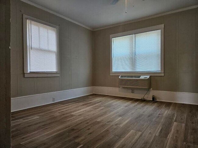 Photo - 317 Sortwell St - Paul Moye Unit Apt C (A2)