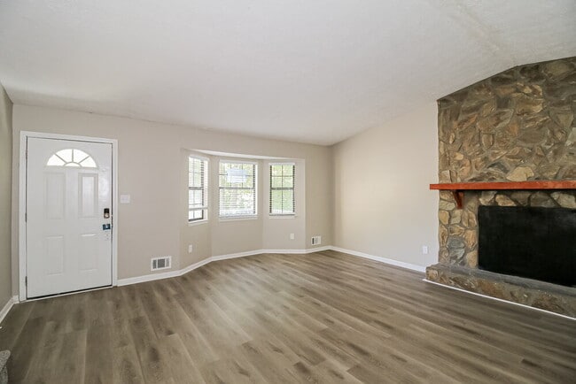 Photo - 7339 Chaucer Ct