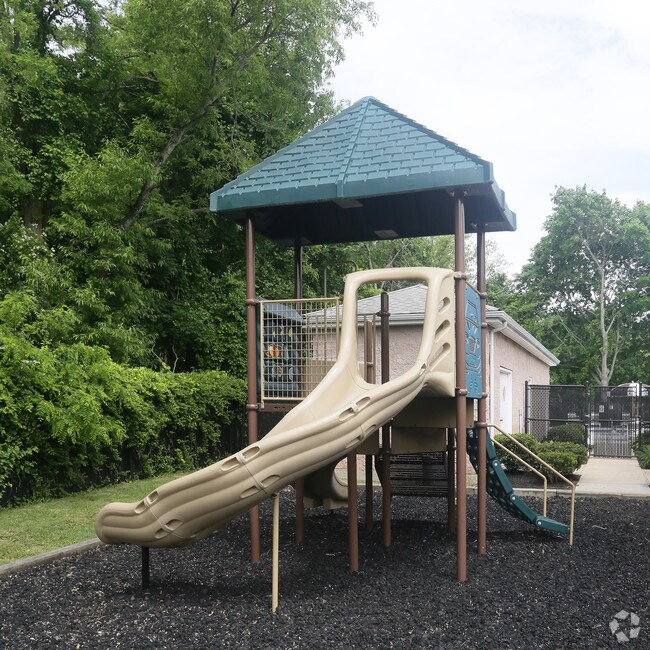 Heatherwood House at Port Jefferson Apartments Port Jefferson Station